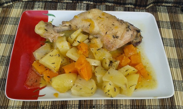 Naturlig enkel og god påskemiddag: Ovnsbakt kyllinglår med grønnsaker