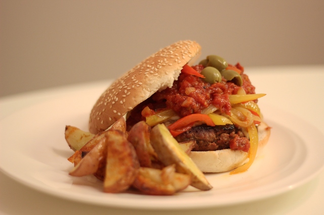 Hot spansk hamburger med chorizo pølse!