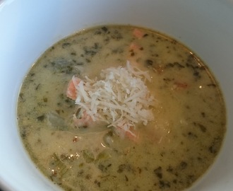 LAKSESUPPE MED FENNIKEL OG HVITVIN