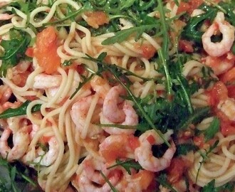 Spagetti med reker, sitron, chili og ruccola