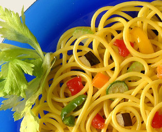 Spaghetti arcobaleno (Regnbuespaghetti)