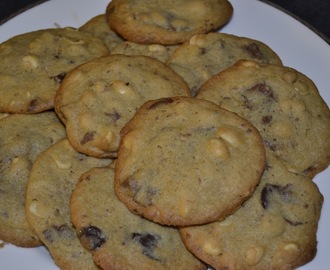 Cookies med peanøtter og sjokolade