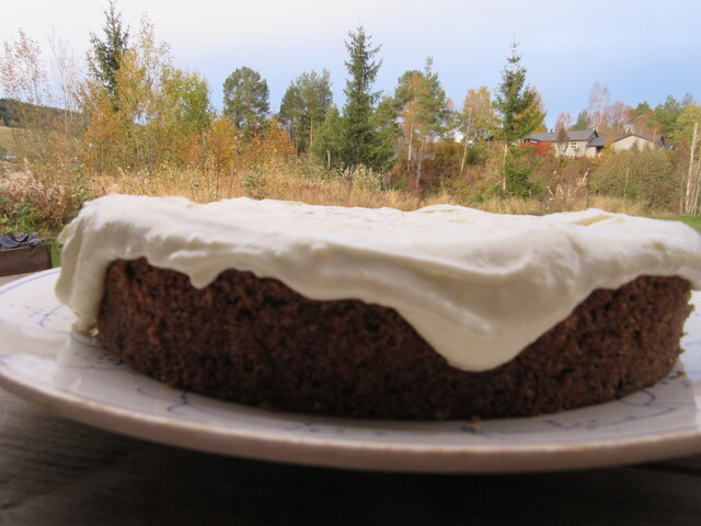 Rødbetkake med ostekrem