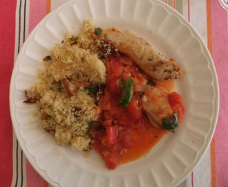 Kylling med tomatsaus og couscous