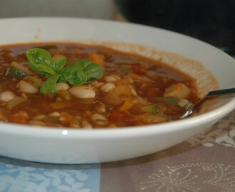 Grønnsaksuppe med smak av Italia