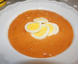 Hjemmelaget Tomatsuppe med makaroni og egg