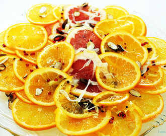 Appelsin- og fennikelsalat med mandler og rosepepper