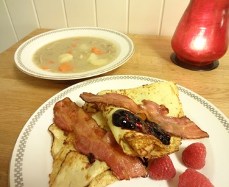 Pannekaker med sprøstekt bacon og 'oppattværnt' Kål c",)