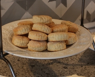 Scones med kefir eller buttermilk biscuits