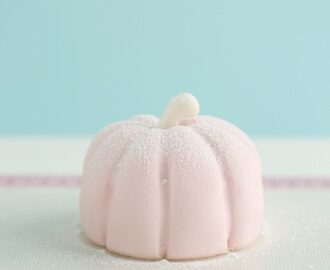 Pink Mini Pumpkin Cakes