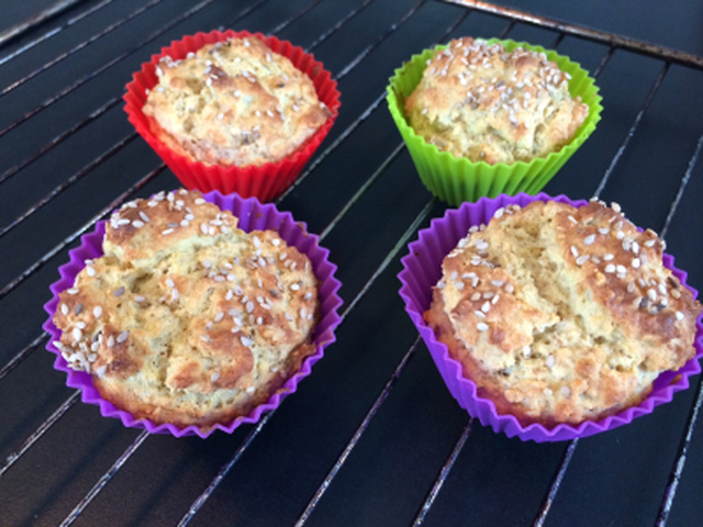 Glutenfri Rundstykker, frokostmuffins, hamburgerbrød...kjært barn har mange navn!