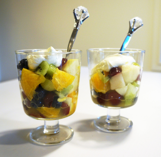 Sunn dessert: hjemmelaget fruktcocktail med kesam