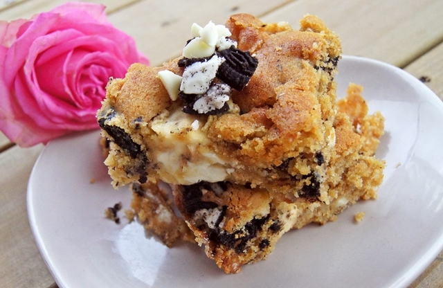 Blonde brownie with cookies & cream ♥