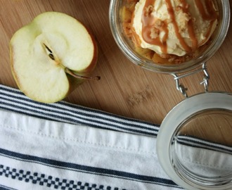 Tilslørte bondepiker med karamellsaus