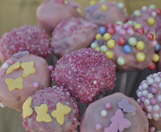 Rosa cakepops med lakris og sitron