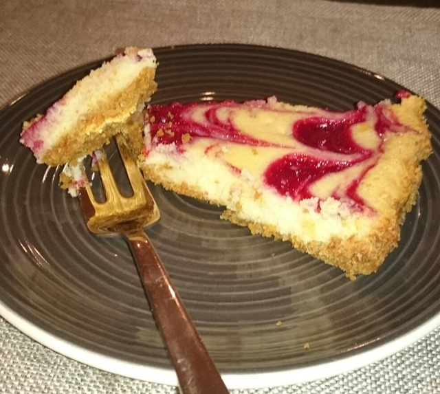 Raspberry cheesecake pie