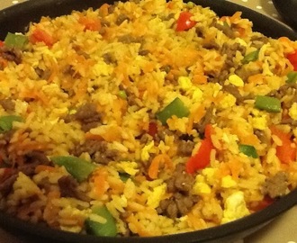 Fried rice med kjøttdeig og mandarin smoothie