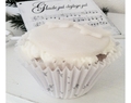 Cupcakes: Nydelige vanilje cupcakes med marsipan