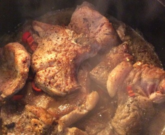 Enkel og  megagod spicy pulled pork av nakkekoteletter.