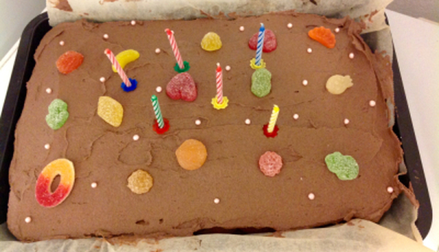 Myk deilig Sjokoladekake ( Emmas bursdag kake ) <3