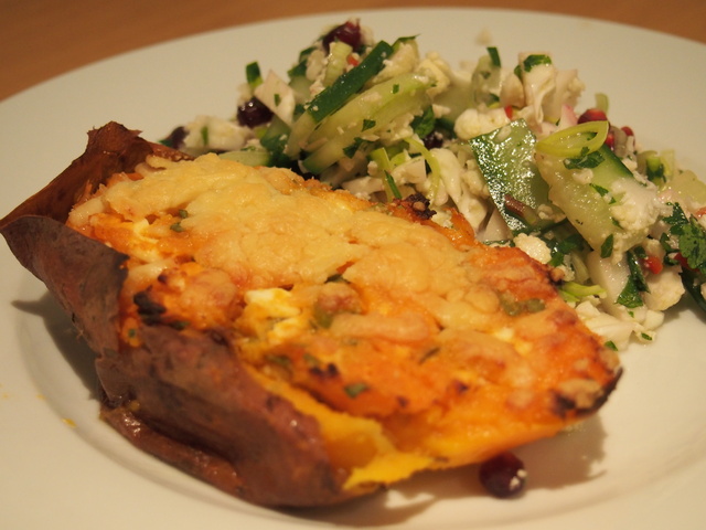 Bakte søtpoteter fylt med godsaker