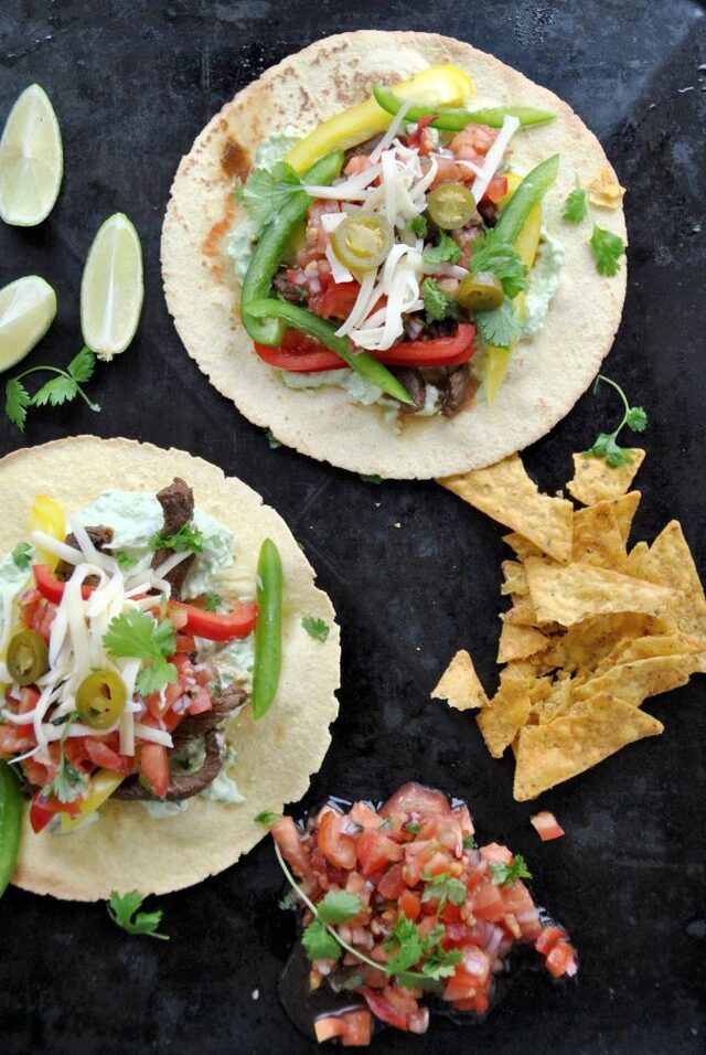 Tostadas med biff, Salsa og guacamole