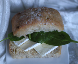 Smakfullt Brød med nøtter.