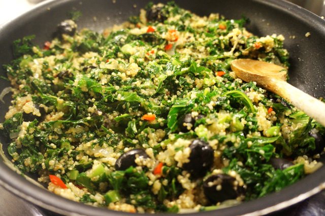 Vegansk middag: grønnkål med quinoa og chilli
