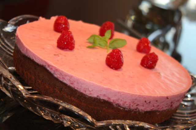 Sjokoladekake med bringebærmousse (uten gluten)
