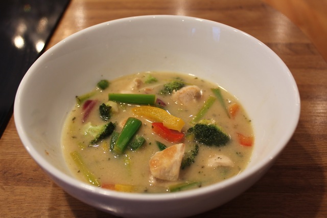 Sunn Fast Food: Thai kyllingsuppe med kokosmelk