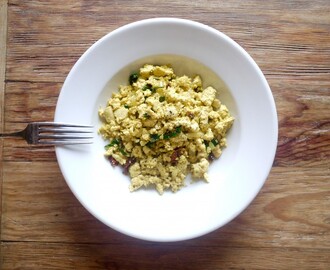Tofu scramble – vegansk alternativ til eggerøre