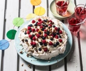 Pavlova med honningglaserte nøtter