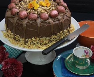 Festpyntet sjokoladekake