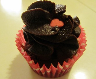 Sjokolade og marsipan cupcakes