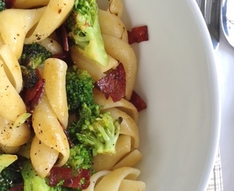 Pasta med broccoli og chorizio