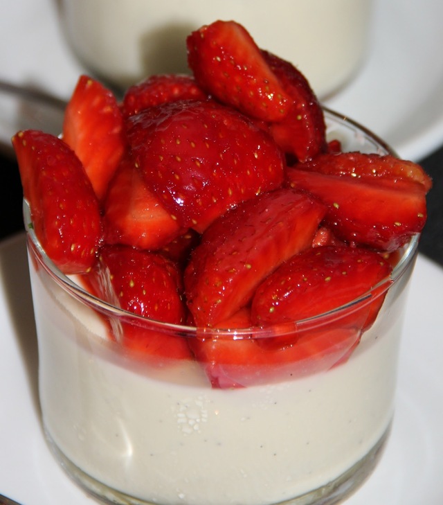 Yoghurtpudding med jordbær