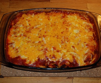 Enchiladas con chile colorado