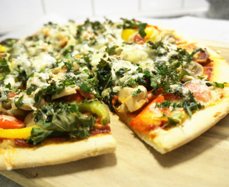 Pizza med chorizo og crispy grønnkål