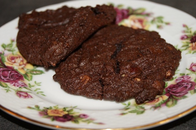 Heftige sjokoladecookies med hasselnøtter