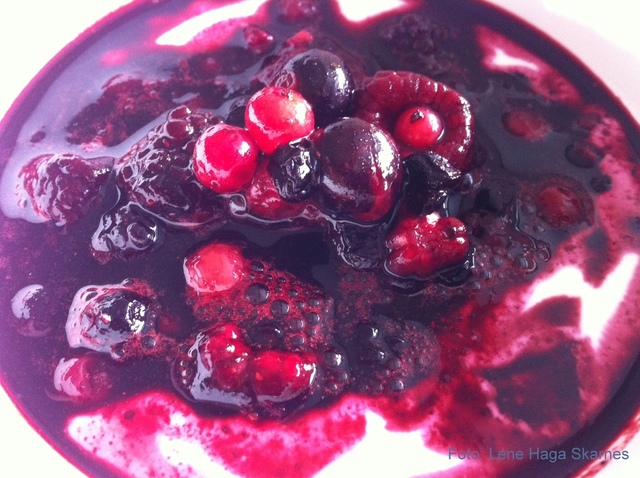 Skogsbær med vanilje kesam den perfekte desserten til dine gjester