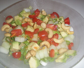 Salat med cashewnøtter