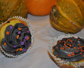 Halloween cupcakes.