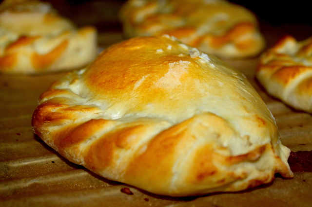 Calzone med satay-marinert kylling