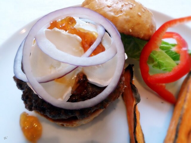 Hamburger med Chevre og portvingele