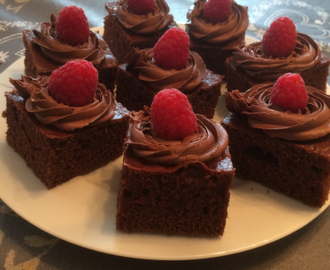 Sjokoladekake med bringebær