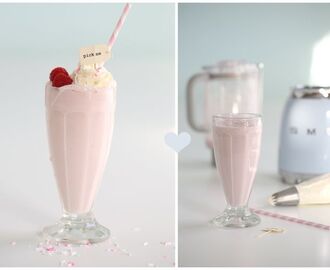 Banana & raspberry milkshakes