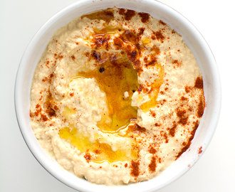 Hummus med grillade grönsaker