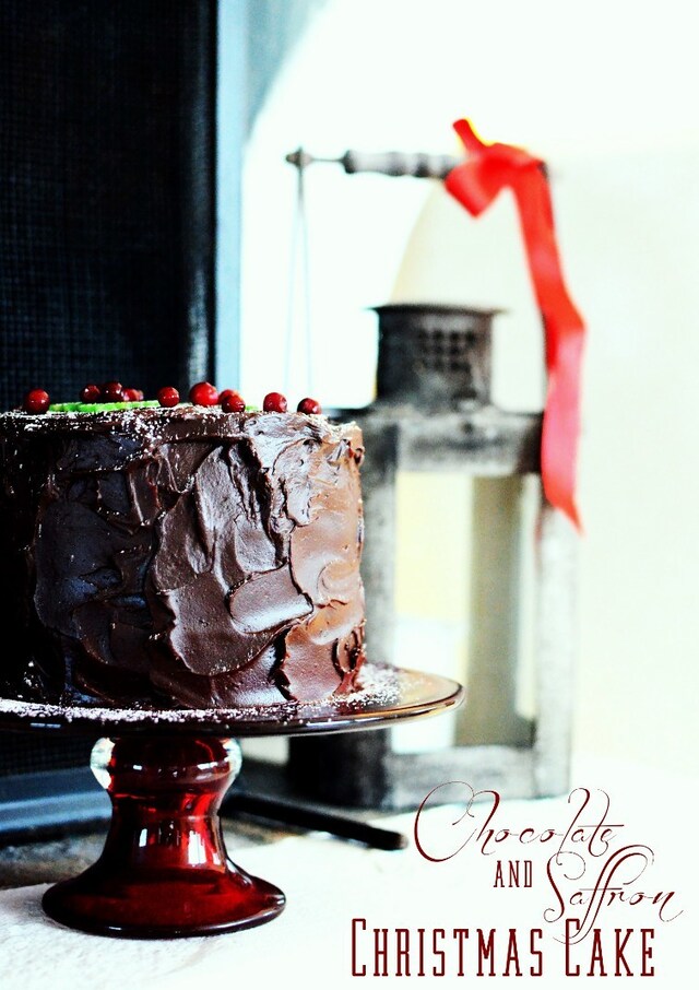 Chocolate and Saffron Christmas Cake (Jultårta med choklad och saffran)
