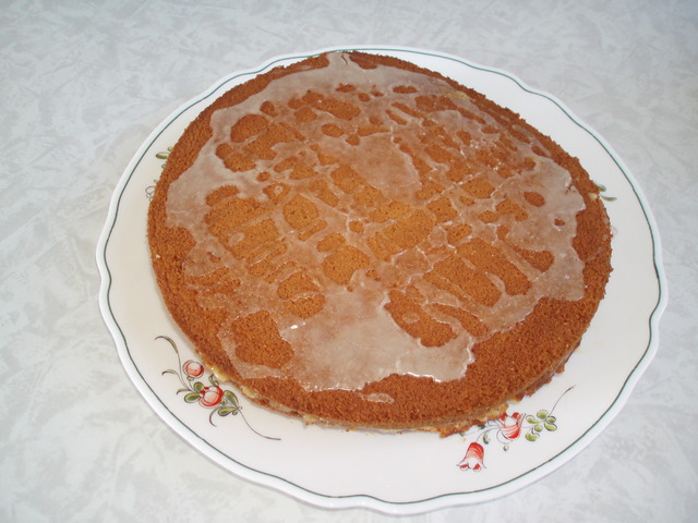 Mjuk kaka med fläderkräm