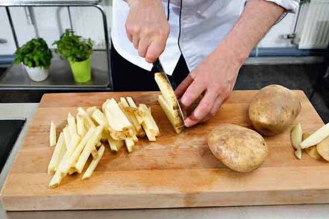 Perfekt hemmagjorda pommes frites – så lyckas du (även utan fritös)